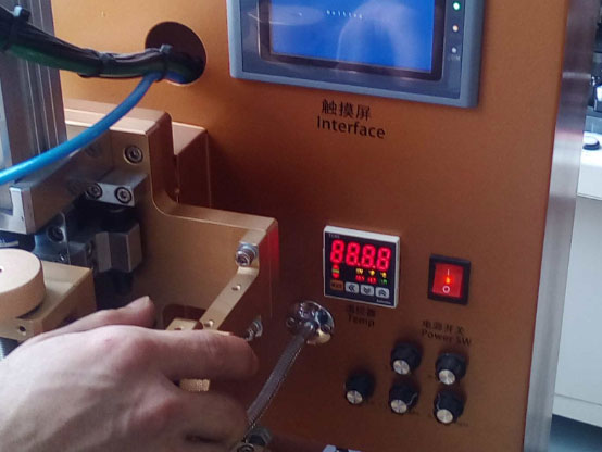 气动压焊机操作面板